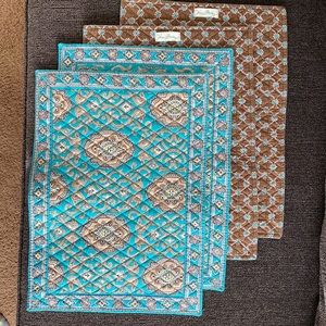 Vera Bradley Set of placemats (4) and napkins (4)